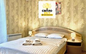 ApartPoltava НОВИЙ будинок, в самому ЦЕНТРІ 2-ОКРЕМІ кімнати, ПАНОРАМНИЙ БАЛКОН